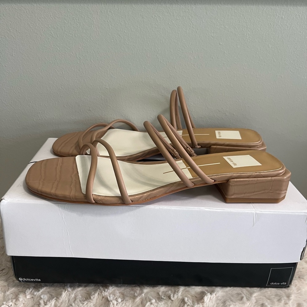 Dolce‎ Vita Haize Women's Tan Strappy Sandals 9.5 NEW